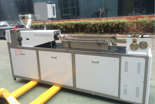 1-3kg/H Output Plastic Pelletizer Machine For Lab Masterbatch Making ...