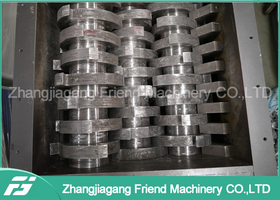 Double Shaft Design Waste Plastic Crushing Machine For Trash Can Pipe Paper