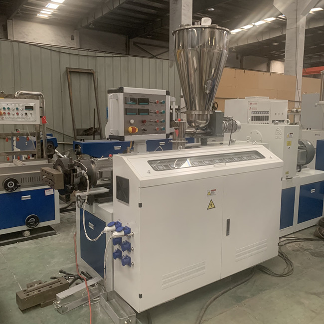 WPC Twin Screw Pla Extruder Machine 38CrMoALA Screw 4