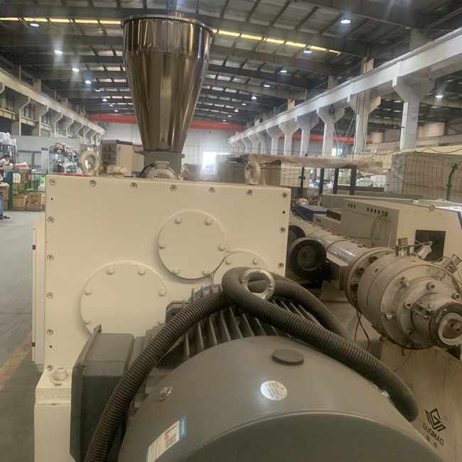 45RPM Conical Double Screw Extruder Plastic Pipe Machine 2