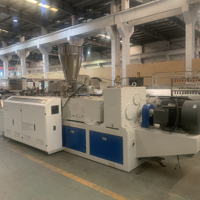 45RPM Conical Double Screw Extruder Plastic Pipe Machine 1