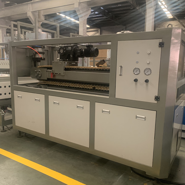 250kg/H WPC Board Production Line 1220mm For Decoration 5