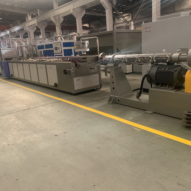 250kg/H WPC Board Production Line 1220mm For Decoration 0