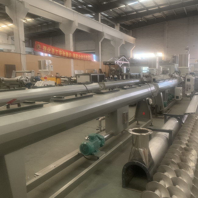 180kg/H Hdpe Pipe Extruder Production Line Extrusion Machine Vacuum Forming 0