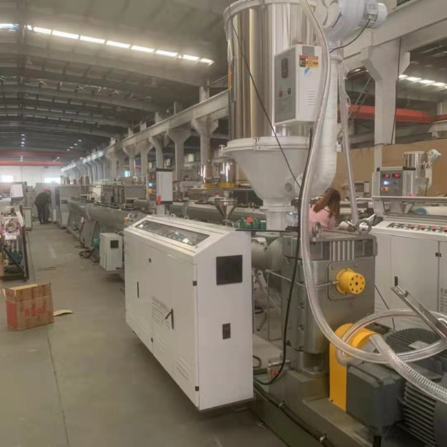 LDPE HDPE Material Plastic Pipe Extruding Machine 150kg/H 1