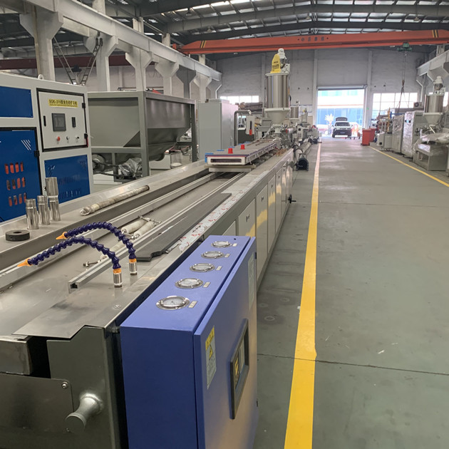 300mm  Wood Plastic Composite WPC Profile Extrusion Line With twin screw 4