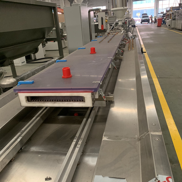 300mm  Wood Plastic Composite WPC Profile Extrusion Line With twin screw 2