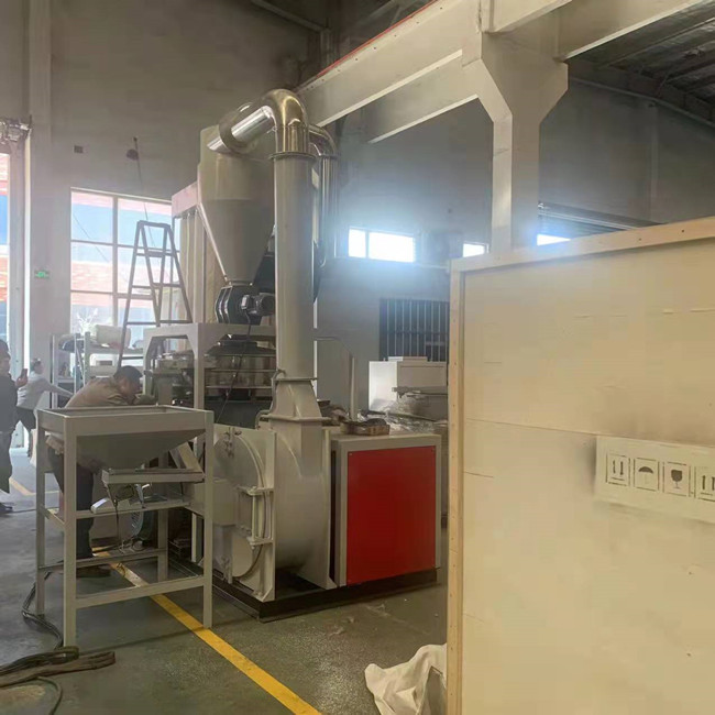 120 Meshes PVC Milling Pulverizer Machine Water Cooling High Capacity 4