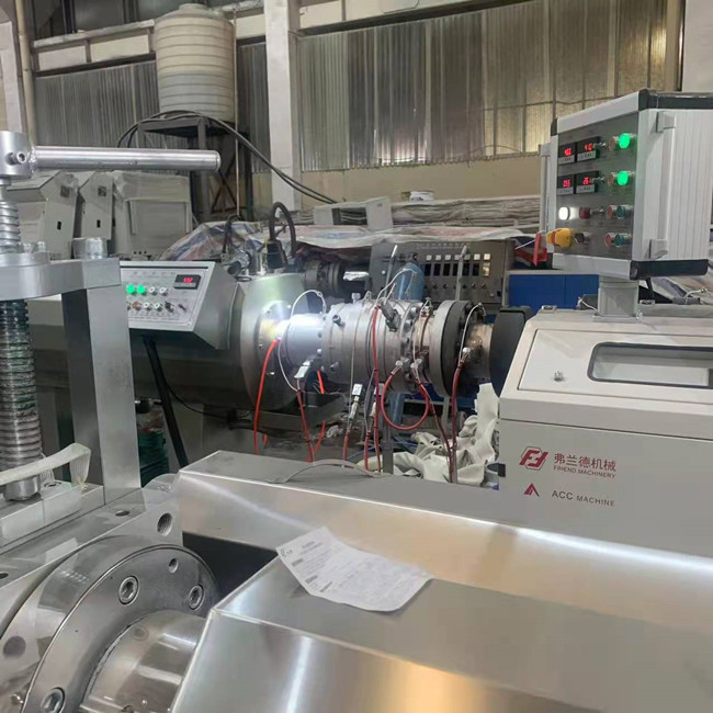 50kg/H PVC Tube Machine 65mm Screw Diameter Planetary Cutting Type 0